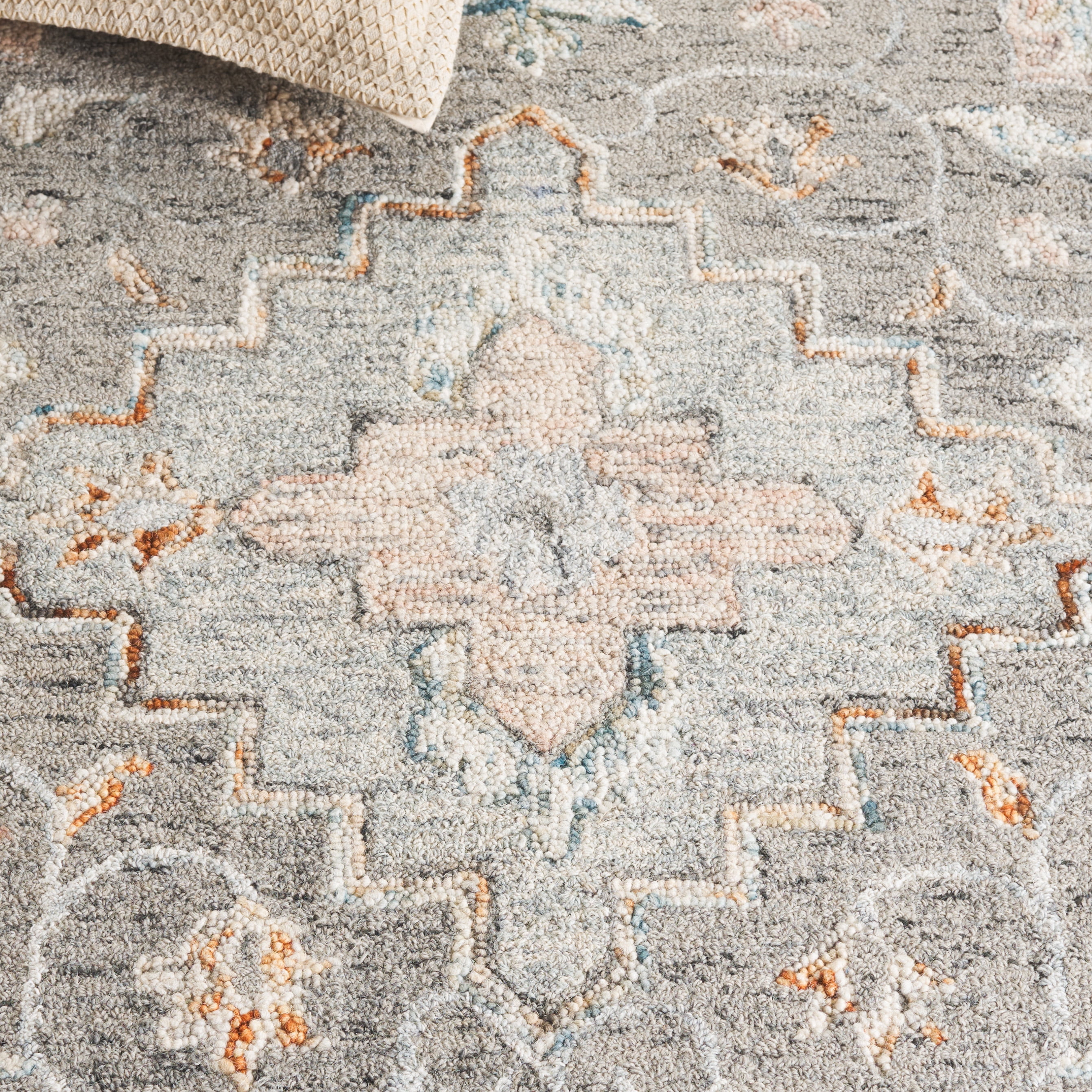 SAFAVIEH Anatolia Bryon Medallion Area Rug, Gray/Rust, 4' x 6'