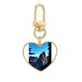 thumbnail image 1 of Los picos de las montañas de pinos Llavero de metal en forma de corazón dorado, 1 of 3