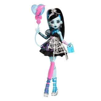 Monster High Draculaura and Clawd Wolf Collectible Dolls, Howliday