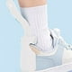 thumbnail image 3 of Ayudante para calzarse los zapatos Ayudante portátil para calzarse los zapatos con mango corto Ayudante para levantarse los zapatos Calzador de plástico fácil de usar para hombres y mujeres, 3 of 7