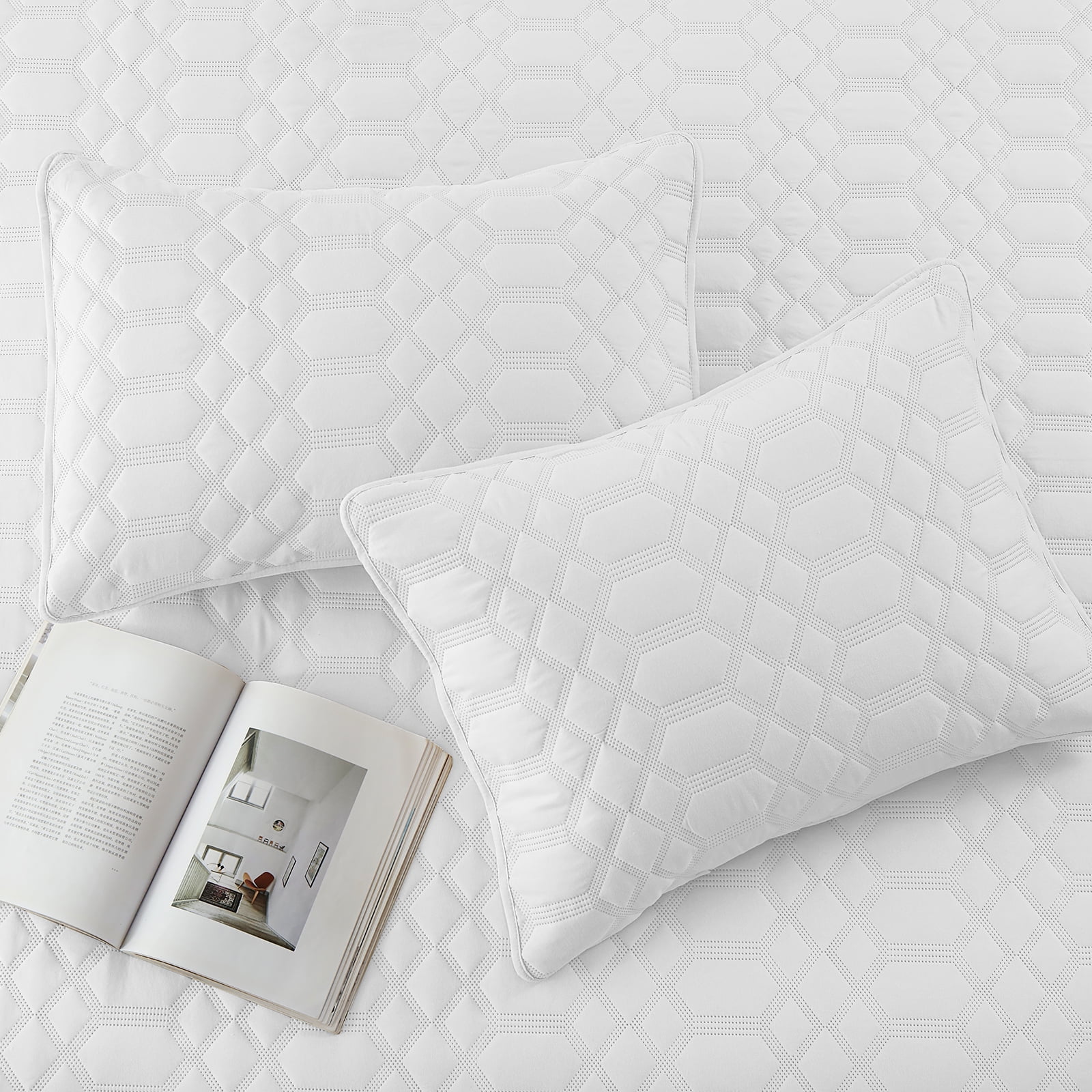 3-Piece King Size Quilt Set, Greagle Ultrasonic Reversible Lightweight Bedspread Soft Warm Velvet Machine Washable Bedding Set with 2-Piece Pillow Shams, 104 x 90 inch, White