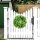 thumbnail image 5 of Plantas artificiales verdes con pequeñas bayas rojas y hojas verdes en un anillo decorativo., 5 of 6