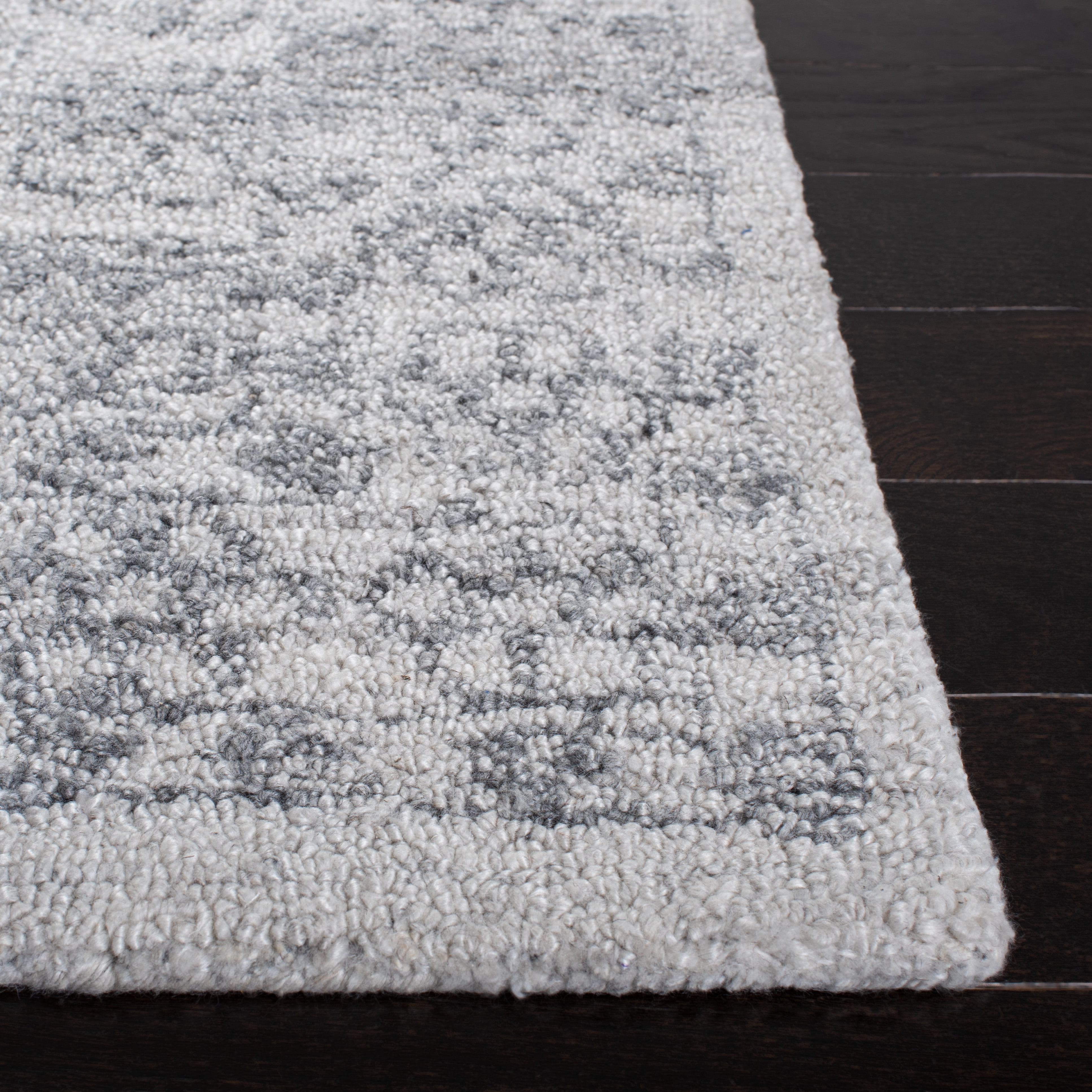 SAFAVIEH Marquee Duana Medallion Area Rug, Ivory/Grey, 4' x 6'