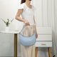thumbnail image 4 of Bolso Hobo Mano Cuero PU Color Sólido Con Cierre Masa, 4 of 9