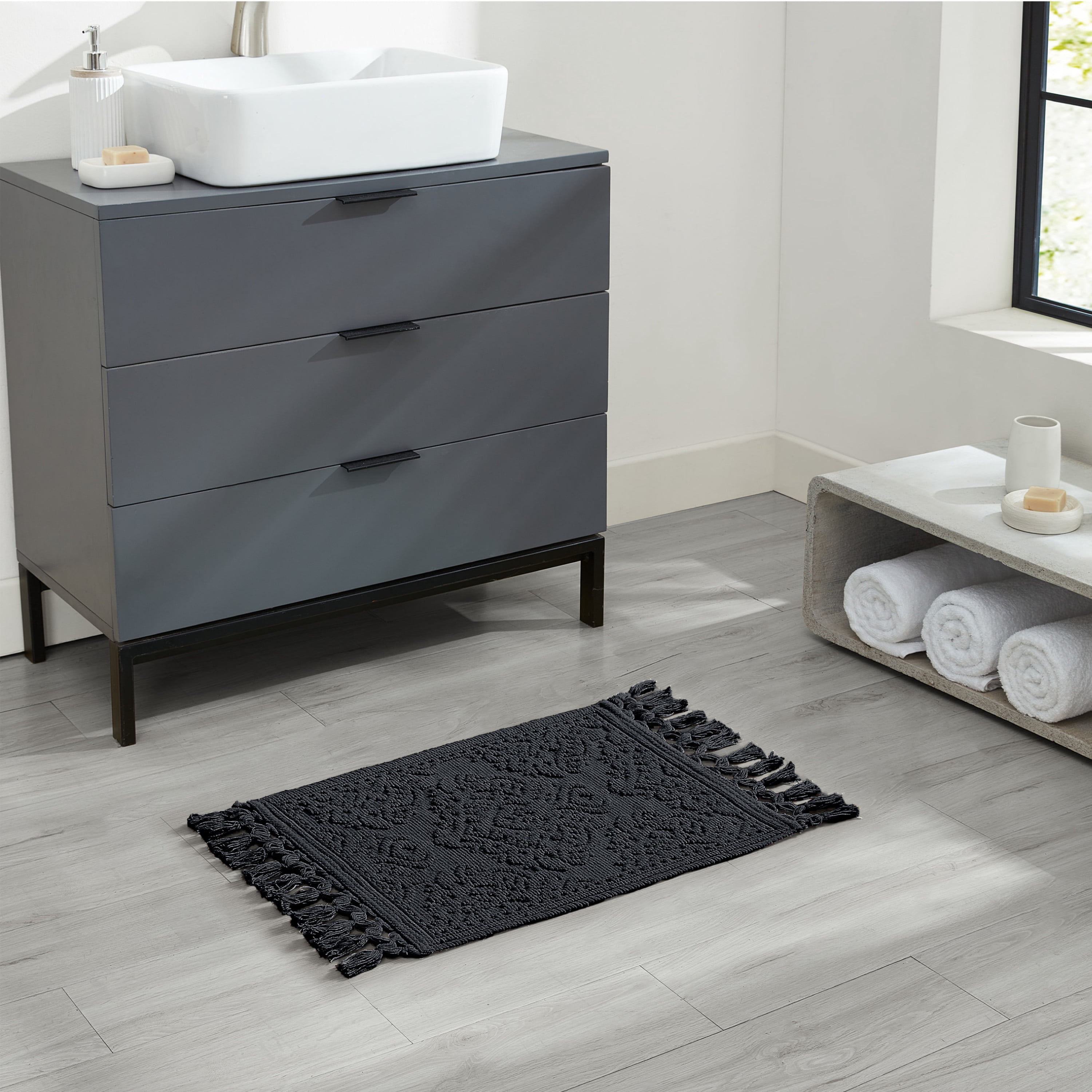 Jean Pierre Ricardo Cotton Fringe 21 x 34 in. Bath Rug, Black