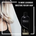 thumbnail image 3 of Champú TRESemmé Rich Moisture Hydrating 828ml para cabello seco, 3 of 5