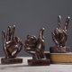 thumbnail image 4 of Decoración de escultura de mano, estatua de dedo, decoraciones de escritorio de resina, marrón, dedo de victoria, 4 of 5