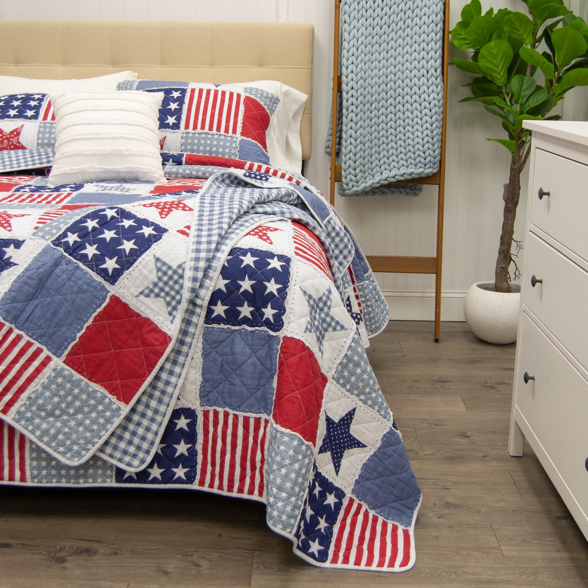 Donna Sharp Americana Star & Stripe 2PC Ragged Pieced Cotton Twin Quilt Set