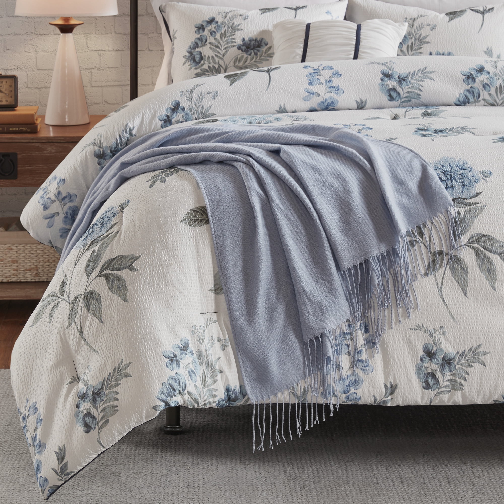 Madison Park 7-Piece Seersucker Comforter Set with Blanket,King, Blue