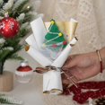 thumbnail image 4 of Ramo de rosas y bayas de Papá Noel hecho a mano con crochet, regalo para amigas y mujeres, perfecto para decoración navideña, decoración del hogar y fiestas, 4 of 5