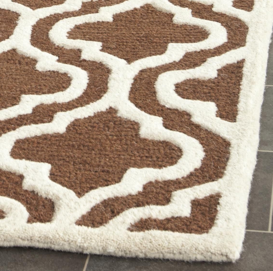 Safavieh Cambridge Kirsten Geometric Area Rug