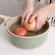 thumbnail image 2 of Cesta de drenaje de plástico Colador de doble capa Cesta de lavado de frutas y verduras multifuncional de color sólido Cesta de almacenamiento de frutas y verduras Vhermosa, 2 of 5