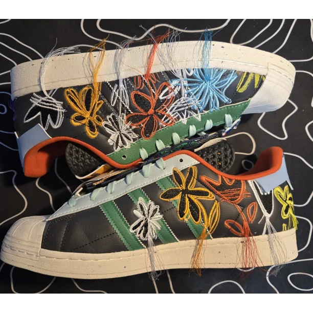 Size 10 - Ad-id-as Sean Wotherspoon x Superstar Super Earth - Black