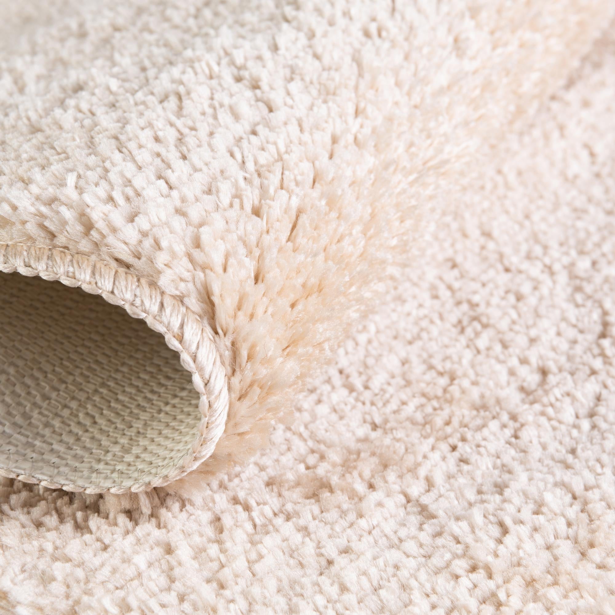 Rugs.com Bano Everyday Bath Mat Collection Rug – 1' 8 x 2' 7 Sandy Beige Machine Washable Shag Bath Mat, Extra Soft and Absorbent, Non-Slip, Quick Dry, Perfect for Bathroom
