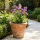 thumbnail image 5 of Flores artificiales para decoración exterior de patios en pack de 6 ramos de flores falsas para jardín en porche y decoración de bodas, 5 of 7
