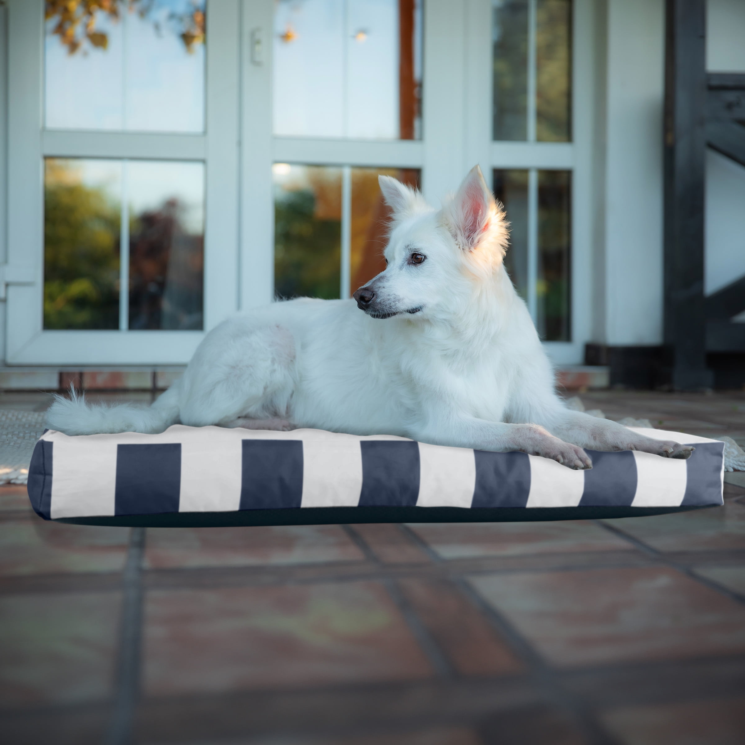 PETMAKER 36in Water-Resistant Dog Bed with Removable Washable Cover (Navy)