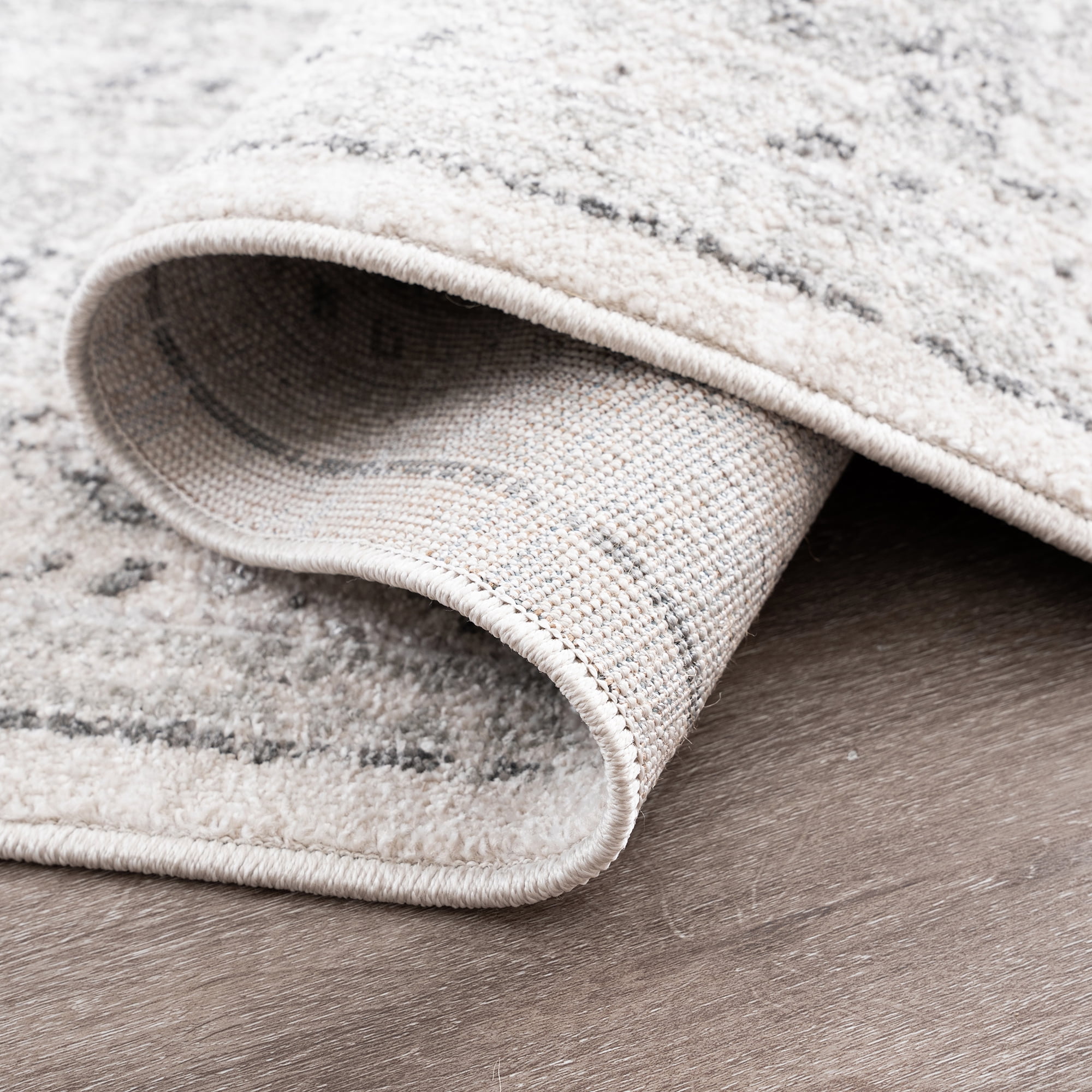 Bliss Rugs Magic Traditional 2' x 3' Cream and Gray Indoor Area Rug