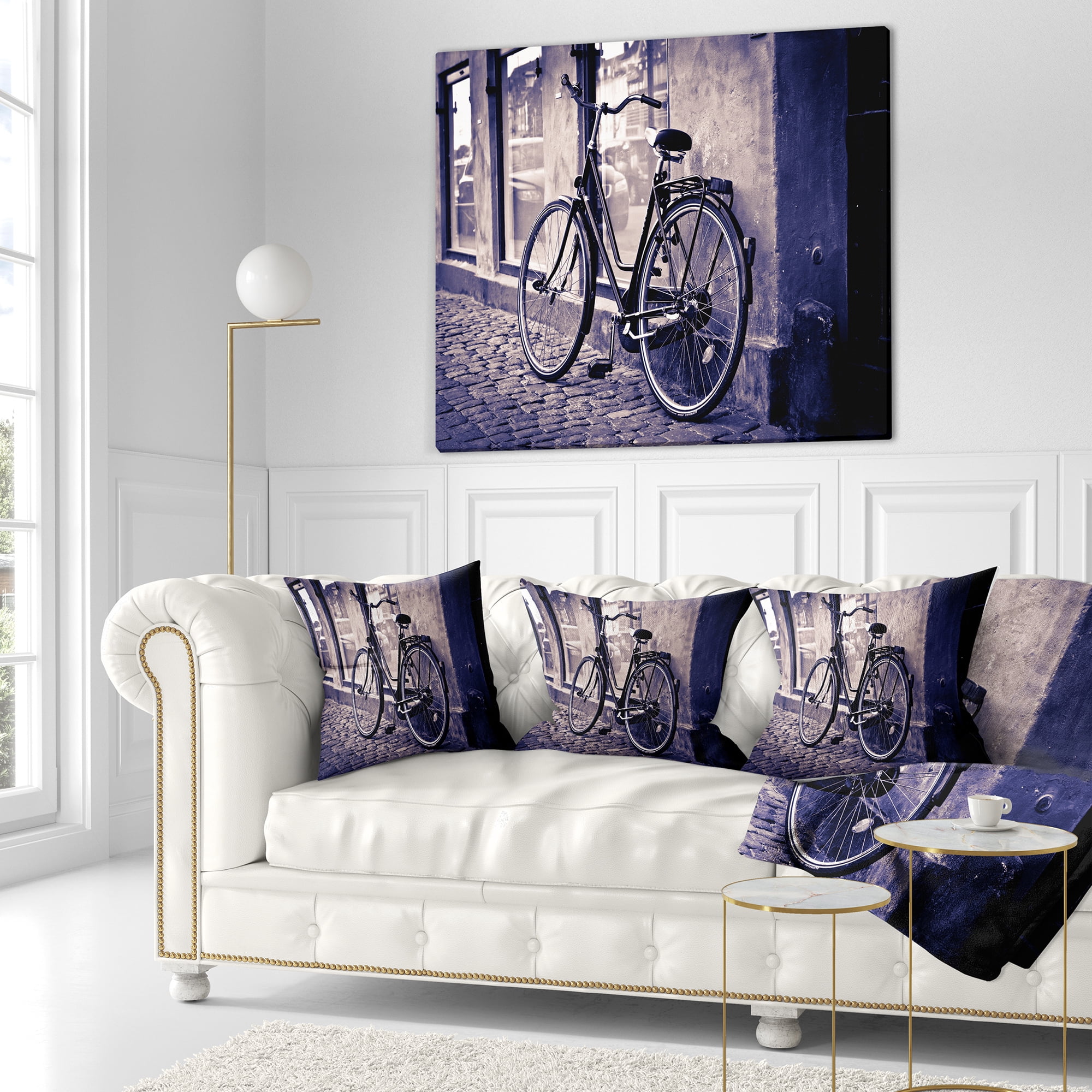 Designart Classic Vintage City Bicycle - Landscape Printed Throw Pillow - 18x18