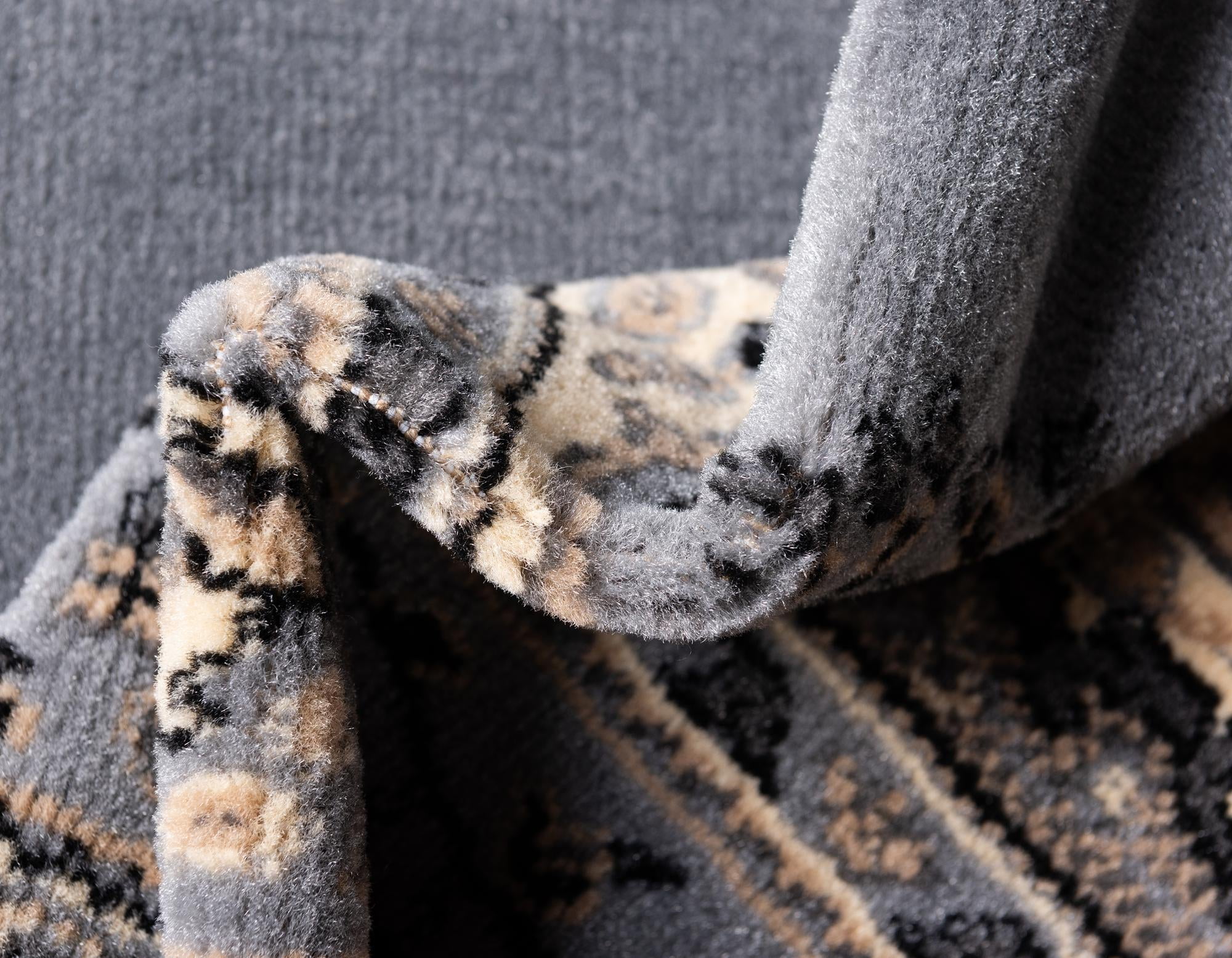 Rugs.com Amaya Collection Rug – 8 Ft Runner Gray Medium Rug Perfect For Hallways, Entryways