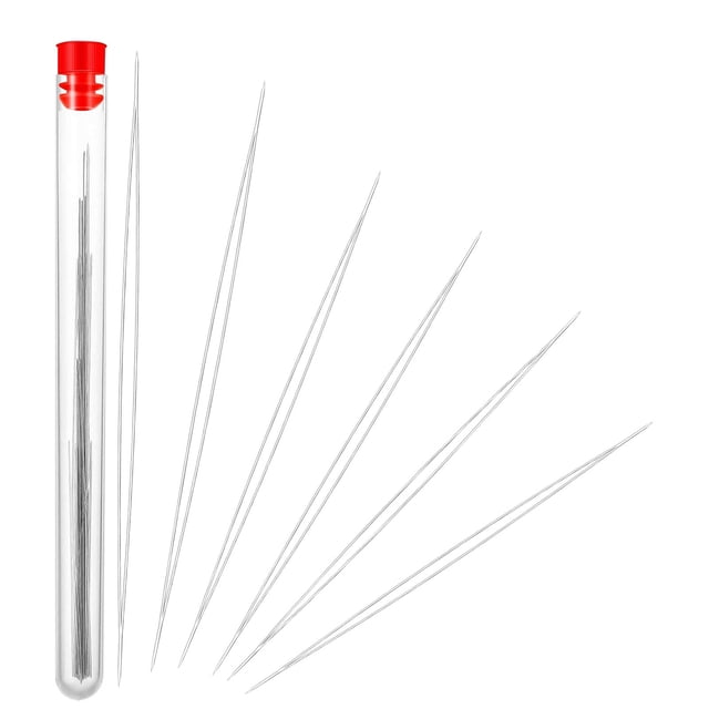 EGNMCR 6 Grandes Aiguilles à Oeil pour Perles avec Needle Bottle, Comprenant six Aiguilles en Acier Inoxydable de Différentes Tailles (4.5cm, 5.5cm, 7.6cm, 10.2cm, 11.5cm, 12.8cm) et une Needle Bottle Transparente avec un Bouchon Rouge. Ces Aiguilles Antirouille et Durables Sont Idéales pour les arts, l'Artisanat, la Couture et la Fabrication de Bijoux, Conçues pour Enfiler Facilement des Perles de Différentes Tailles.
