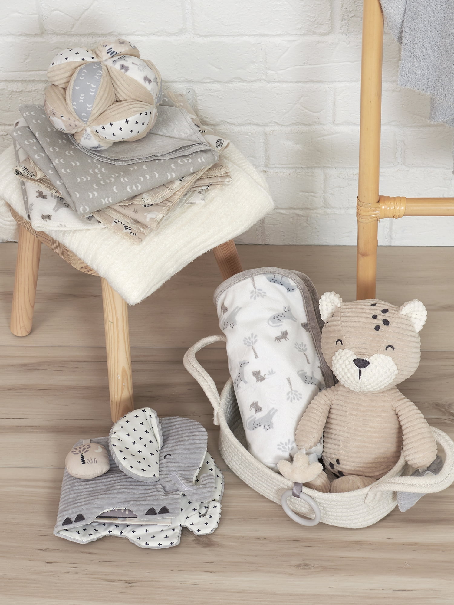 Modern Moments by Gerber Infant Baby Boy or Girl Unisex Soft Cozy Viscose Blanket, Ivory