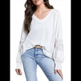 thumbnail image 2 of Blusas de Mujer con Cuello en V, Larga, Encaje, Elegantes, Informales, Modernas, de Gran Tamaño. XL, 2 of 7
