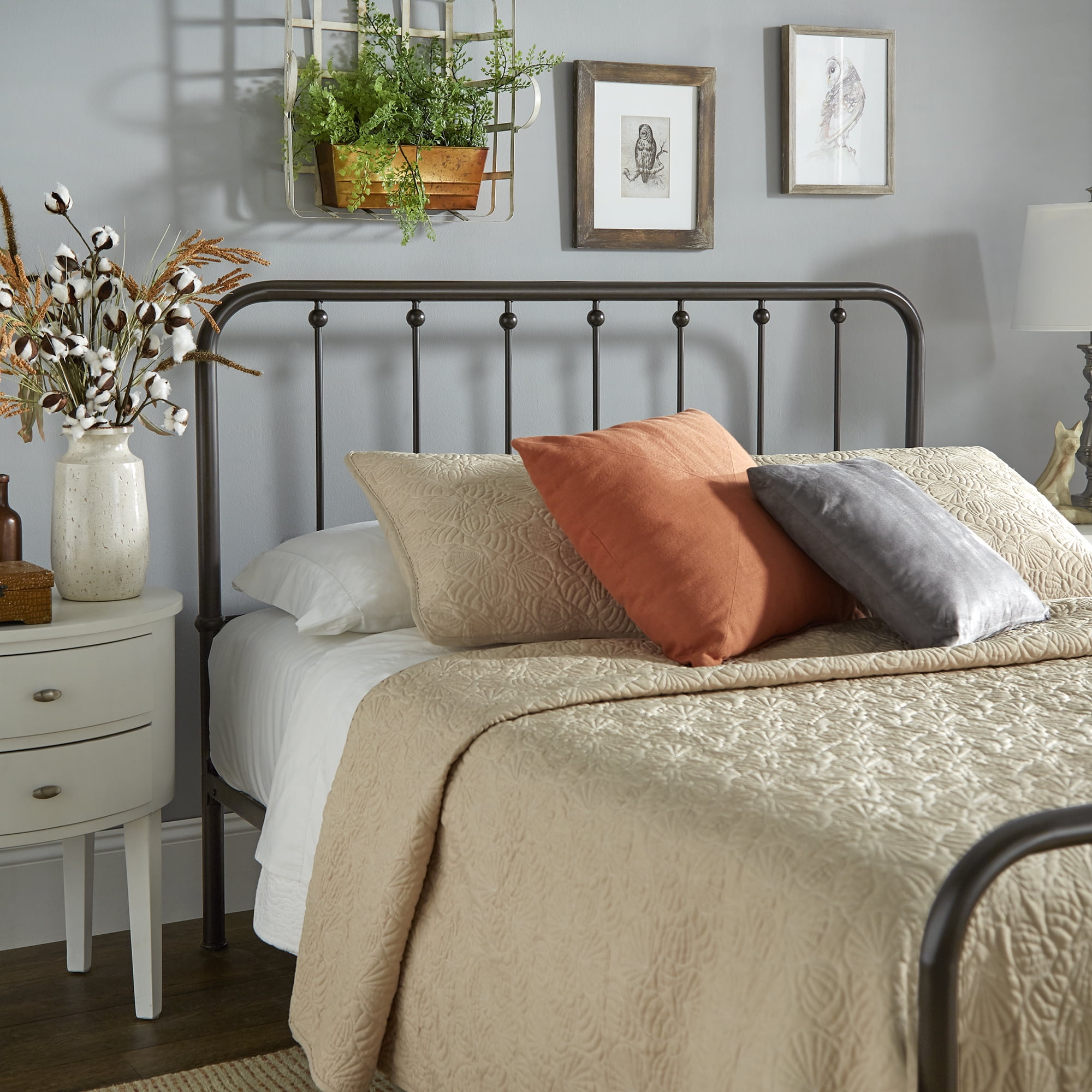 Weston Home Montgomery Spindle Metal Platform Queen Bed, Antique Dark Bronze