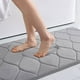 thumbnail image 1 of Alfombra de baño | Microfibra ultrasuave | Absorbente de agua | Antideslizante | Lavable a máquina | 40 x 60 cm | Disponible en gris, rojo y marrón, 1 of 8