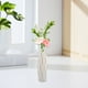 thumbnail image 5 of Flor artificial | Adorno de Jarrón de Simulación de Plástico Blanco | Decoración de estilo europeo moderno | Pequeño arreglo fresco | 1 Pieza | 7,87x2,75x2,74 pulgadas | Mesa de Sala de Estar, 5 of 8