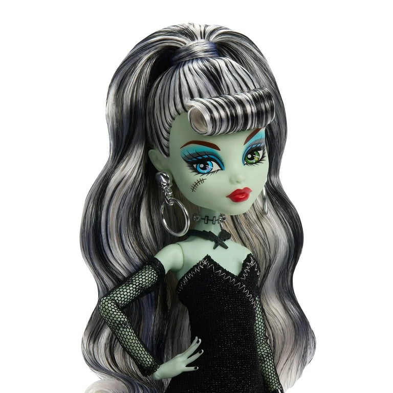 モンスターハイⅹバービー　フランキースタインドール　モンスターハイドール Monster High Skullector Frankie Stein x Barbie Doll - Walmart.com