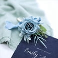 thumbnail image 3 of Juego de 8 Piezas de Ramillete y Boutonniere Azul Polvoriento, Pulseras de Ramillete de Muñeca con Flores Artificiales para Baile de Graduación, 3 of 5