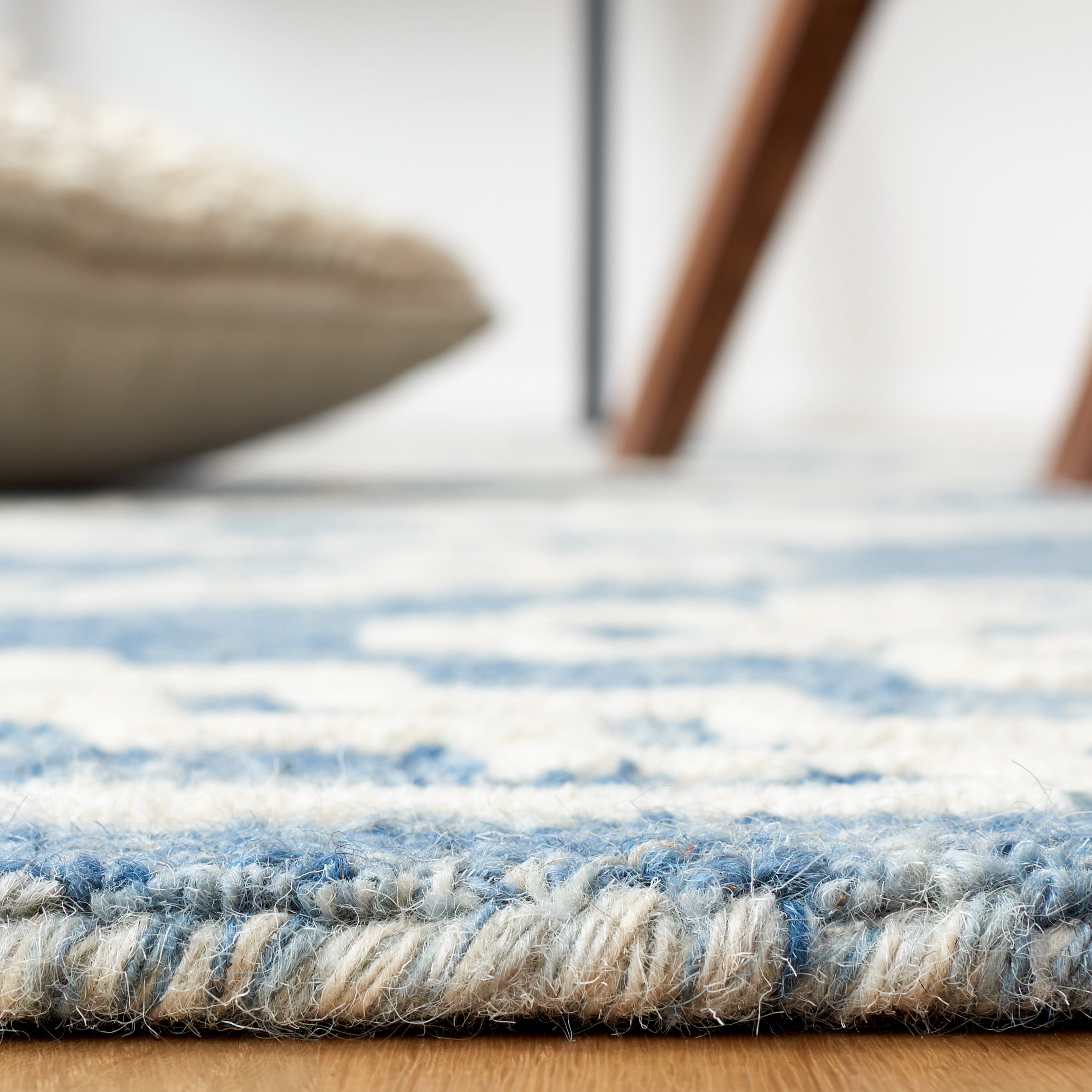 Safavieh Abstract Adolf Geometric Wool Area Rug, Blue/Ivory, 6' x 6' Round
