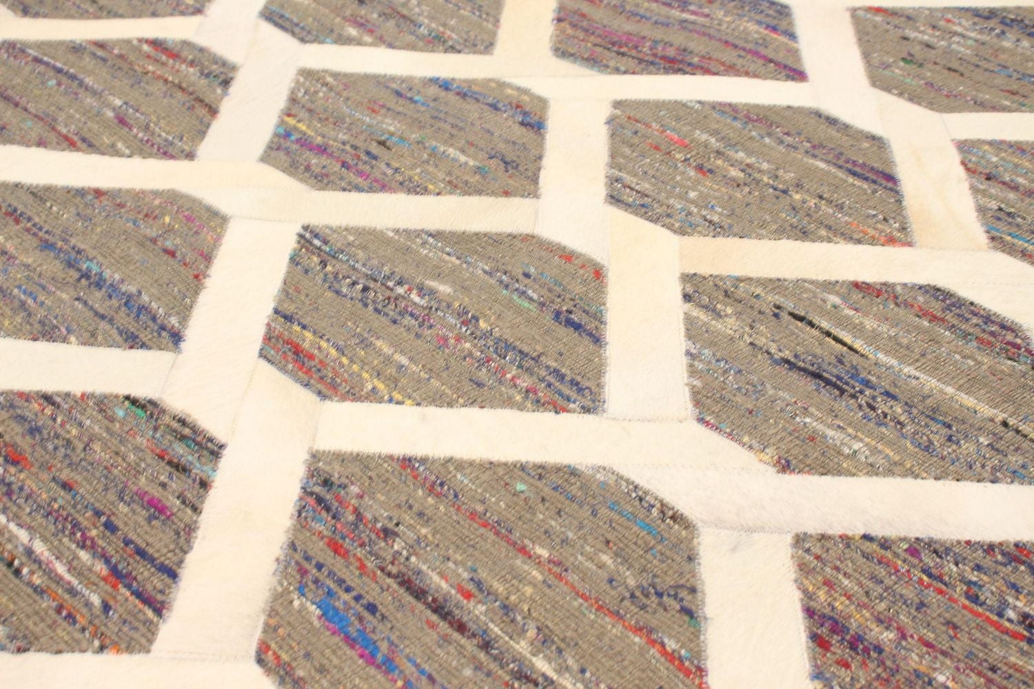 ECARPETGALLERY 4'6" x 6'7" Transitional Cowhide Patchwork Handmade Area Rug for Living Room, Dining Room and Bedroom in Grey