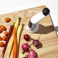 thumbnail image 3 of OXO Good Grips - Molinillo de pimienta con mango giratorio, 3 of 6