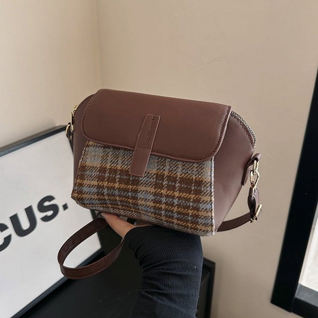 Bolso retro para mujer, invierno 2025, nuevo diseño de nicho, moderno bolso de hombro, sencillo bolso de mensajero de moda para mujer