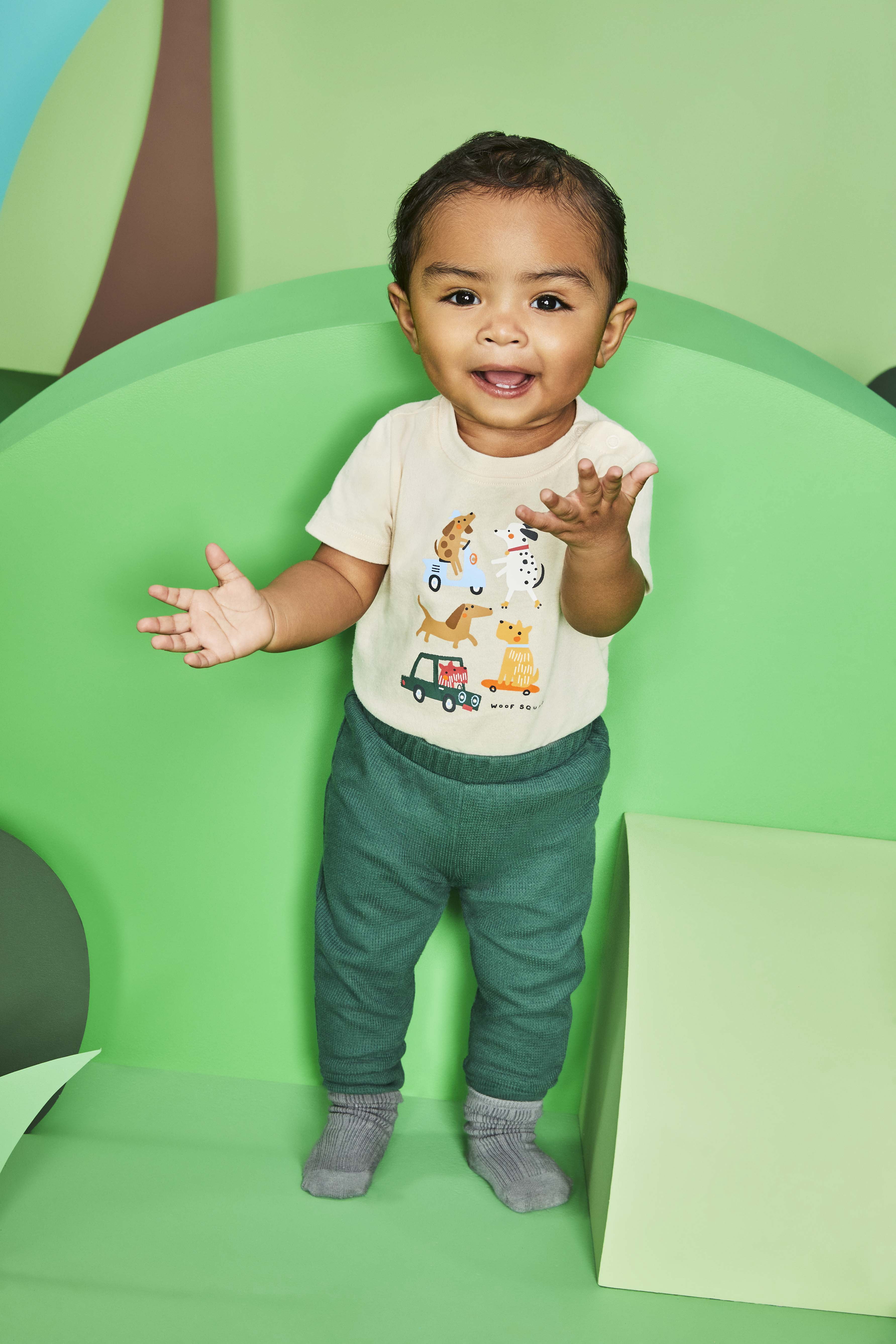 Garanimals Baby Boy Graphic Bodysuit with Short Sleeves, Sizes 0M-24M