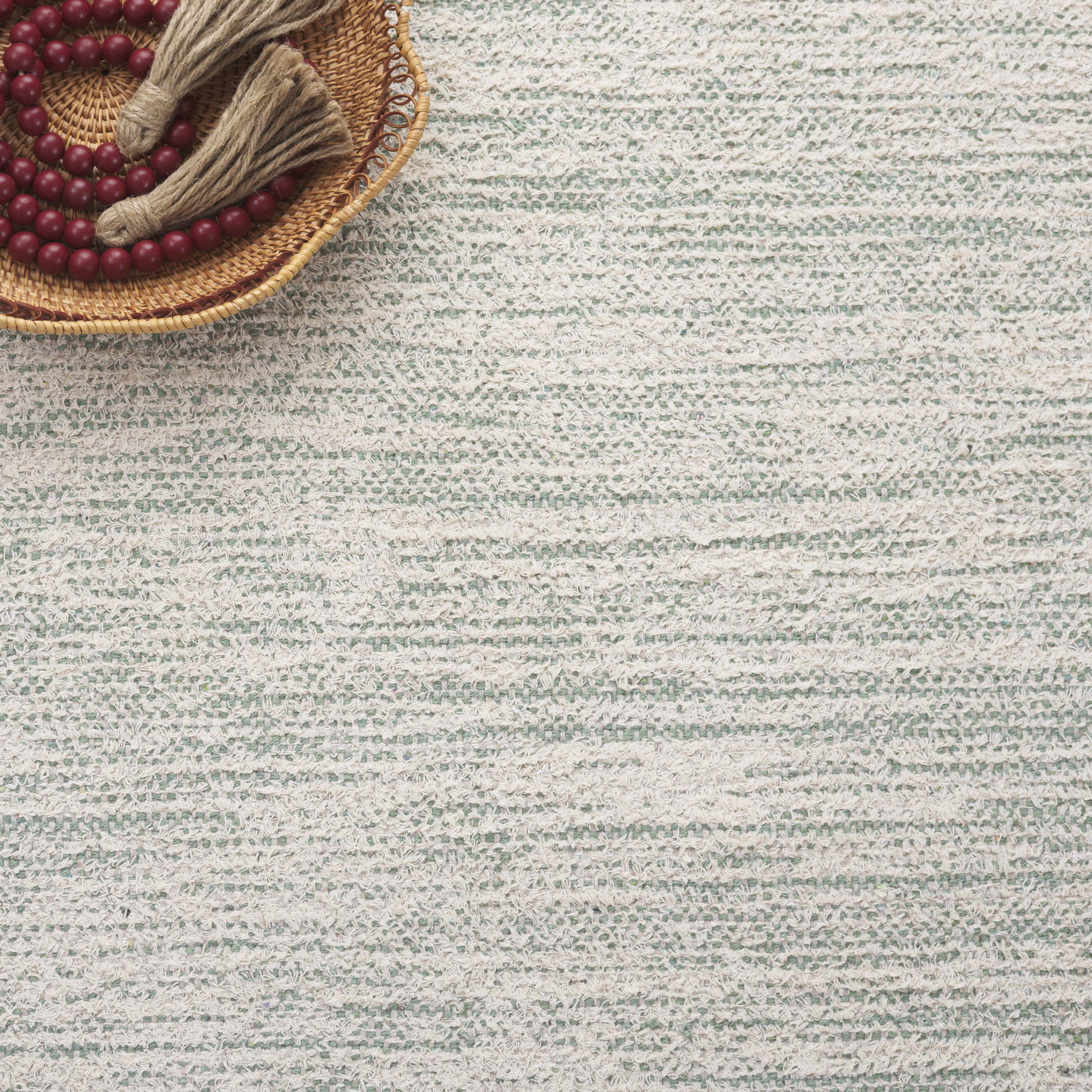 SAFAVIEH Montauk Anderson Distressed Area Rug, Ivory/Green, 8' x 10'
