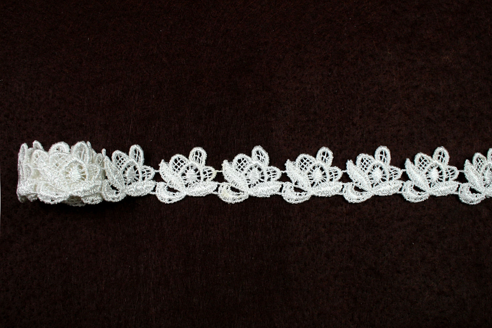 Lily 7/8 inches White Floral Embroidered Crafts Vintage Venice Lace Trim By Yard