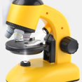 thumbnail image 4 of Vogacara Niños estudiantes microscopio giratorio hogar laboratorio ajustable 100X 400X 1200X aumento veces LED microscopios lupa Juguetes Educativos Amarillo XD168-02, 4 of 6