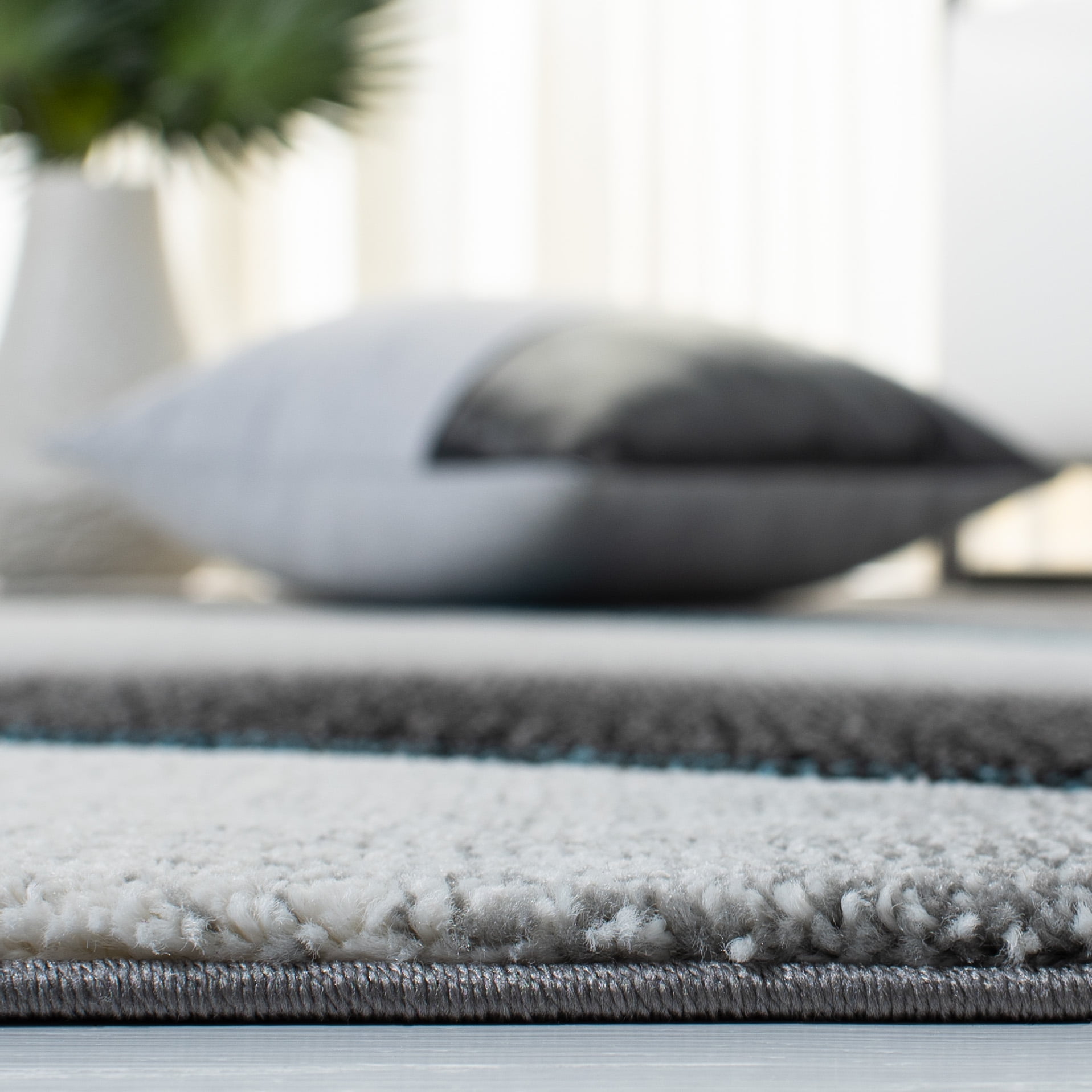 SAFAVIEH Hollywood Candyce Abstract Area Rug, Grey/Blue, 4' x 6'