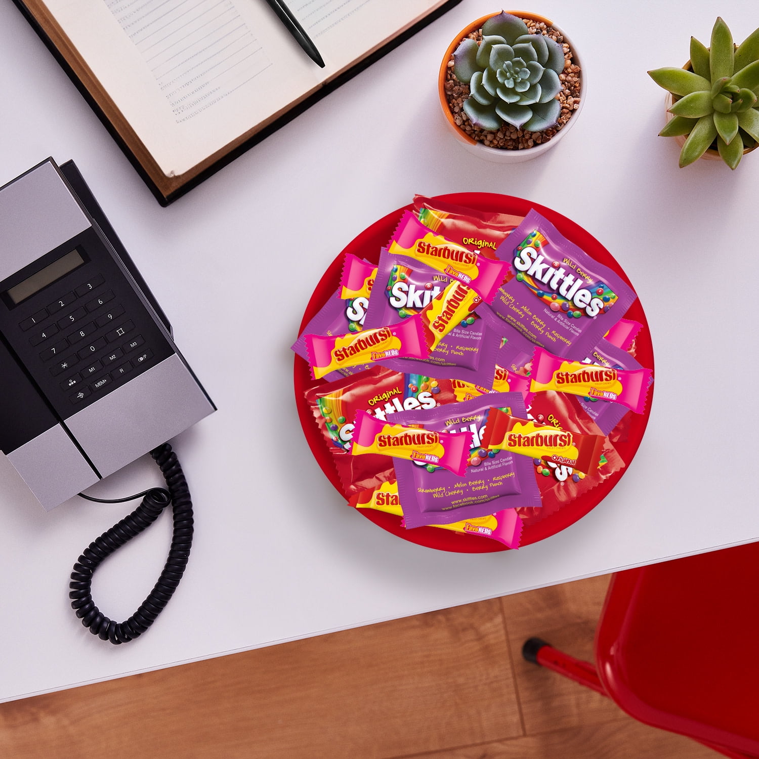 (4 pack) Skittles & Starburst Fun Size Chewy Candy Variety Bag - 32.28 oz Jumbo pack