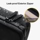 thumbnail image 5 of Neceser de viaje LEVEL8 repelente al agua con separador negro, 5 of 9