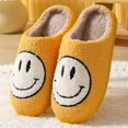 thumbnail image 1 of Pantuflas Cómodas Abrigadas Con Cara Sonriente, Unisex, 1 of 7