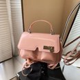 thumbnail image 2 of Bolso cuadrado pequeño de mano de alta gama para mujer, nuevo estilo de moda 2025, bolso de hombro versátil, diseño de nicho, mochila informal, 2 of 5