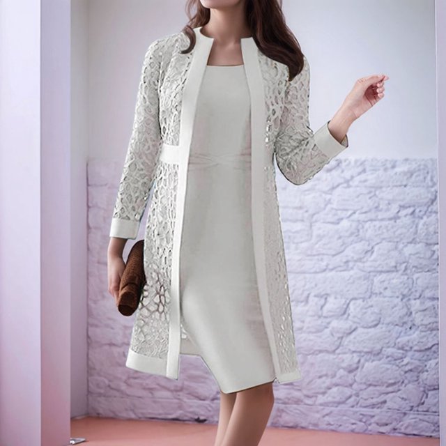 willbest conjunto de cárdigan y vestido de encaje para mujer: conjunto blanco de dos piezas con vestido corto ajustado sin mangas y cárdigan largo de encaje abierto hasta la rodilla, manga larga y ribetes lisos; vista frontal 3/4 en interior neutro, ideal para eventos sociales y sesiones de fotos familiares.
