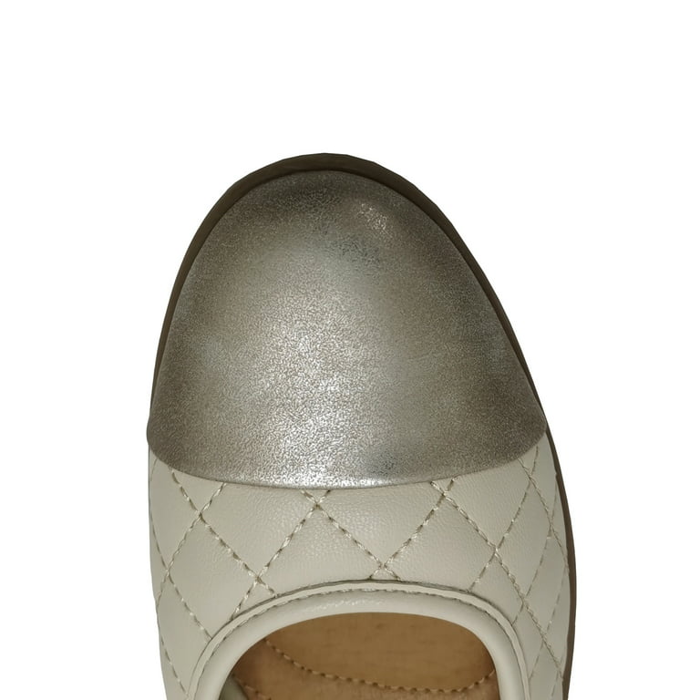 Time and Tru Women's Quilted Ballet Flats - Bone - 1 Each