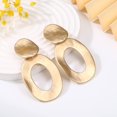 thumbnail image 3 of Pendientes colgantes dorados para mujer, grandes, redondos, con clips redondos, geométricos, con colgante mate, estilo dorado 1, 3 of 5