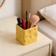thumbnail image 4 of Organizador de escritorio para tarros de queso de cerámica - Portaplumas de queso amarillo mono, brocha de maquillaje y recipiente cosmético, decoración cerámica de escritorio de 8 cm cuadrados, 4 of 6