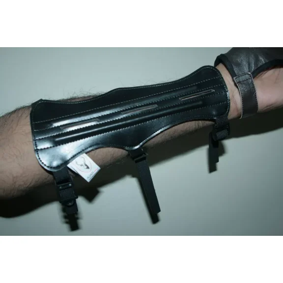 3-Strap Archery Long Arm Guard, 22cm x 7cm, Durable Protective Gear for Bow Shooting, Adjustable Fit, for Comfort and Performance