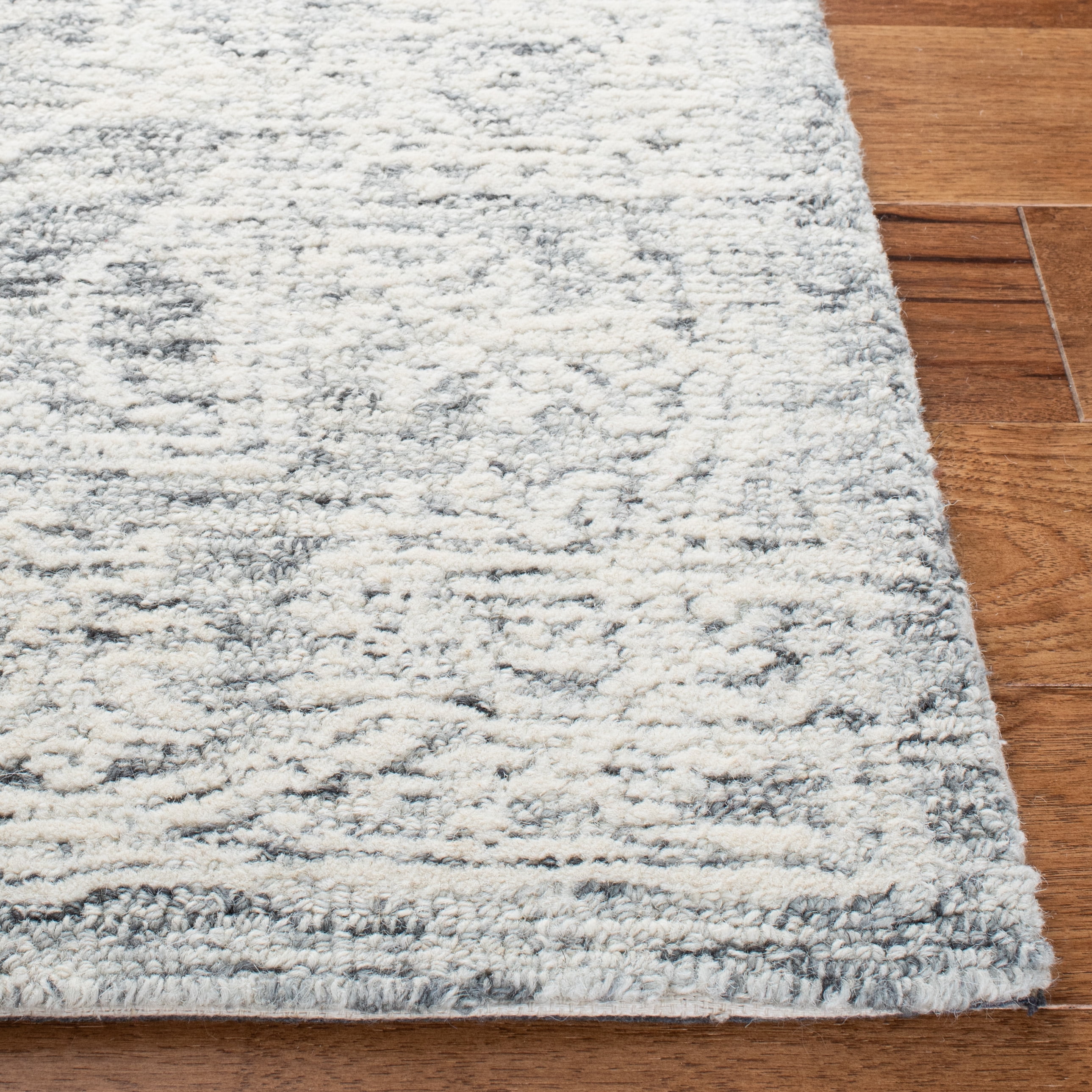 SAFAVIEH Metro Josiah Medallion Area Rug, Natural/Grey, 6' x 6' Square